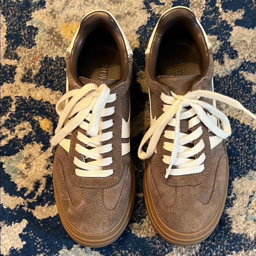 Steve Madden Brown Athletic Shoes with White Laces